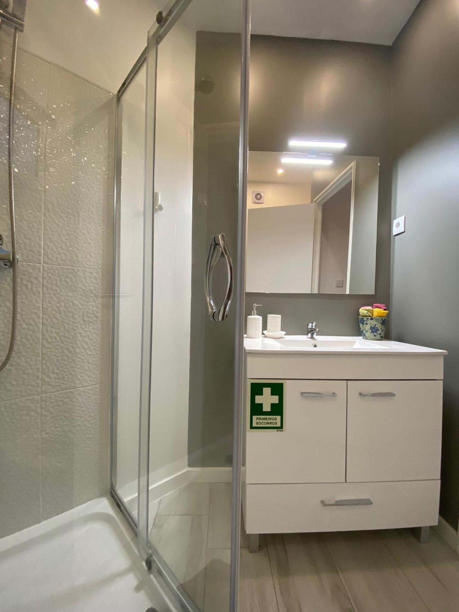 Urban 44 Guest House 蓬塔德尔加达 外观 照片