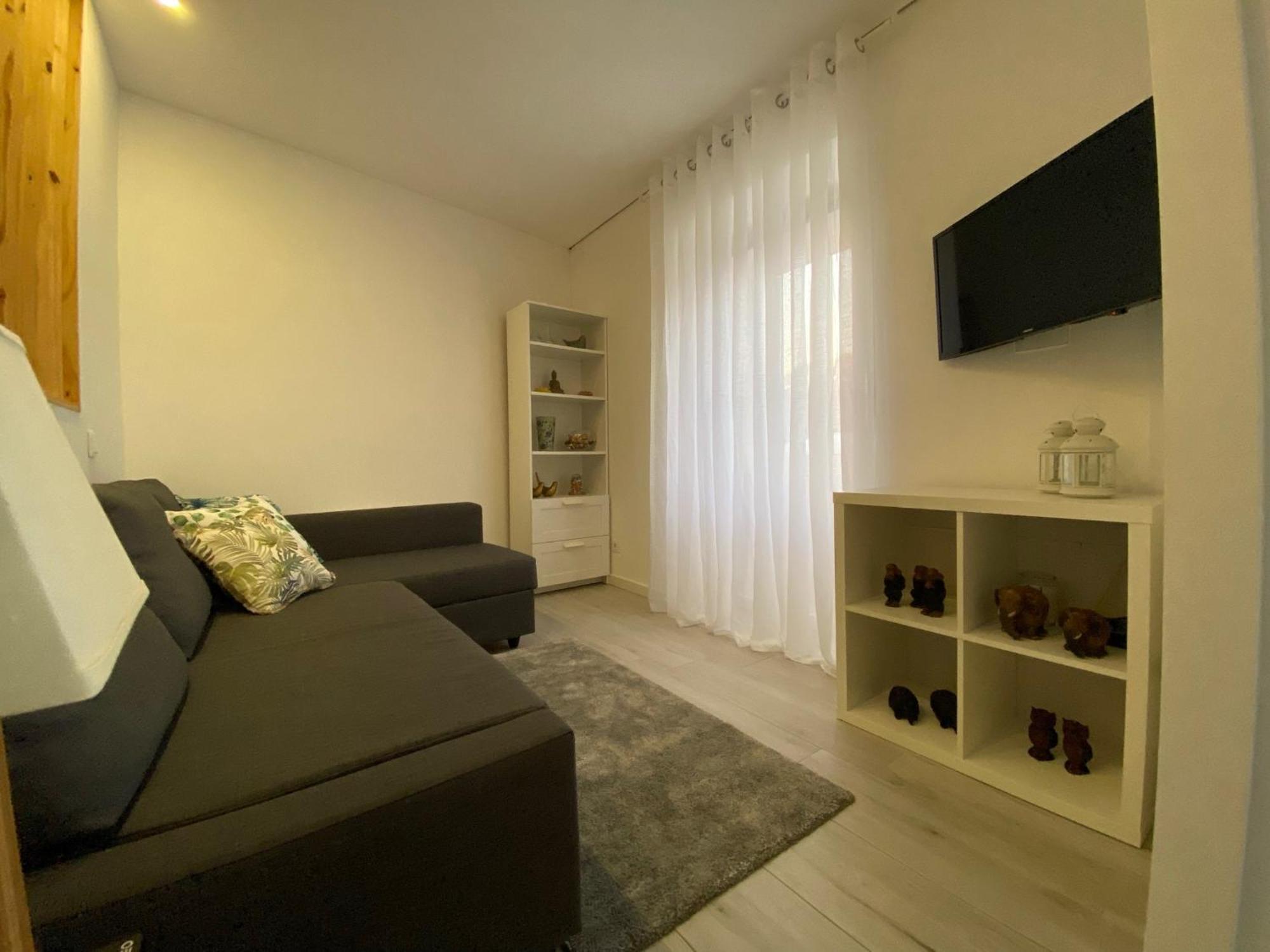 Urban 44 Guest House 蓬塔德尔加达 外观 照片