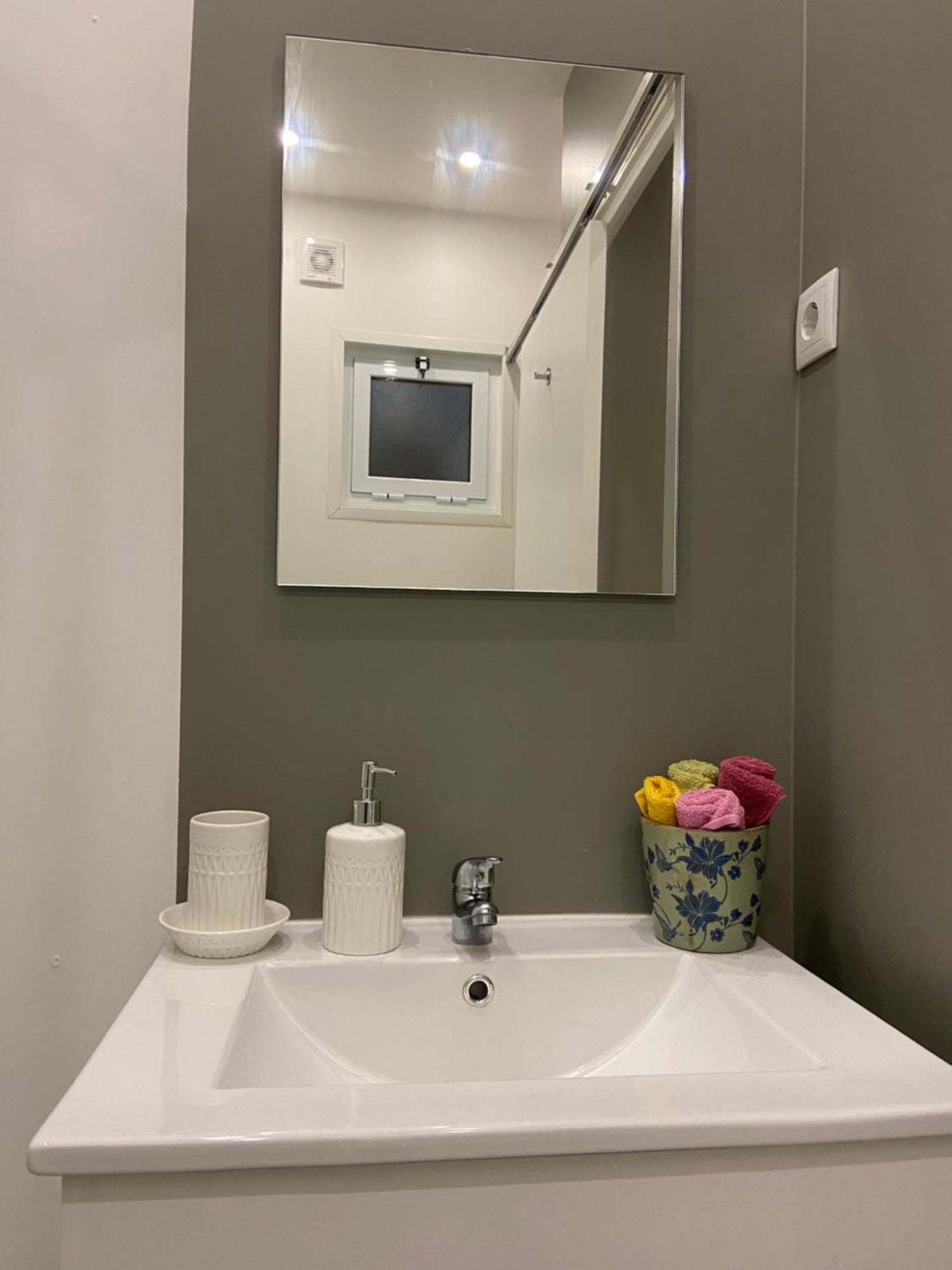 Urban 44 Guest House 蓬塔德尔加达 外观 照片