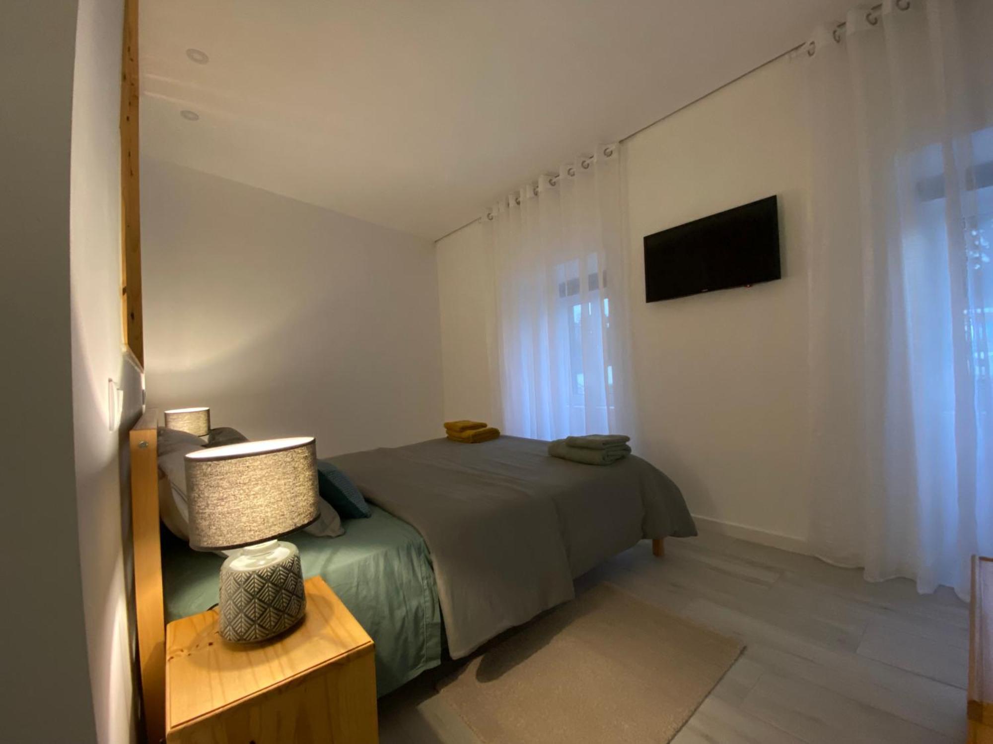 Urban 44 Guest House 蓬塔德尔加达 外观 照片